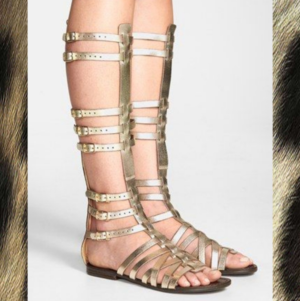 NWOB Steve Madden Golden Spartan Buckle Shoes - 9